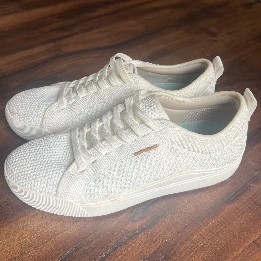 Dr. Scholl's Time Off Platform Sneaker in White - Women's Size 9